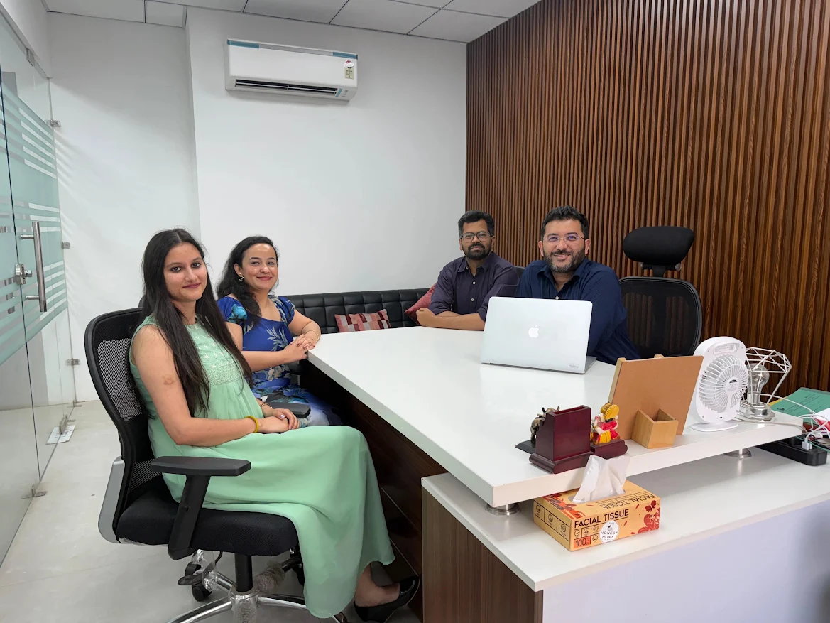 Office meeting – Electrovese